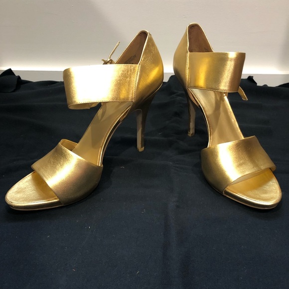 Nine West Shoes - Nine West metallic gold high heels size 10.5